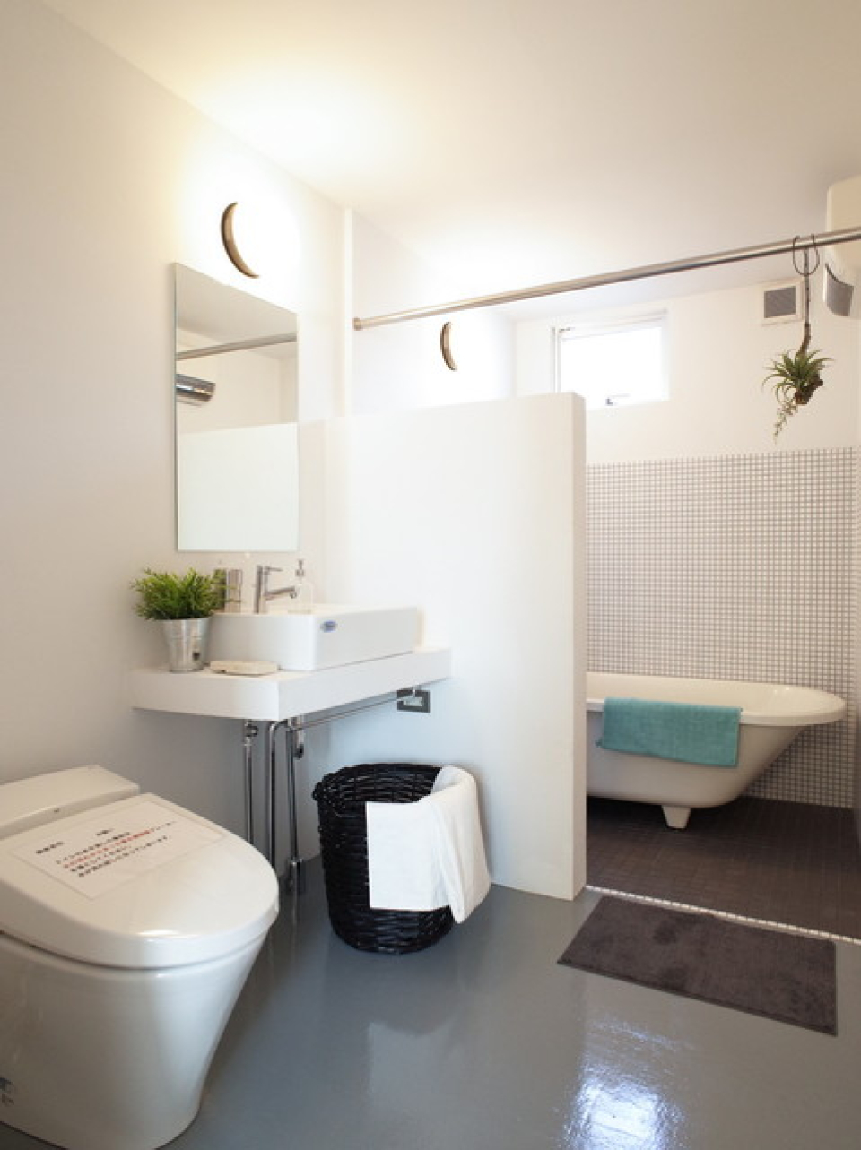 水回りOKなフェイクグリーンを飾ったりしても素敵！