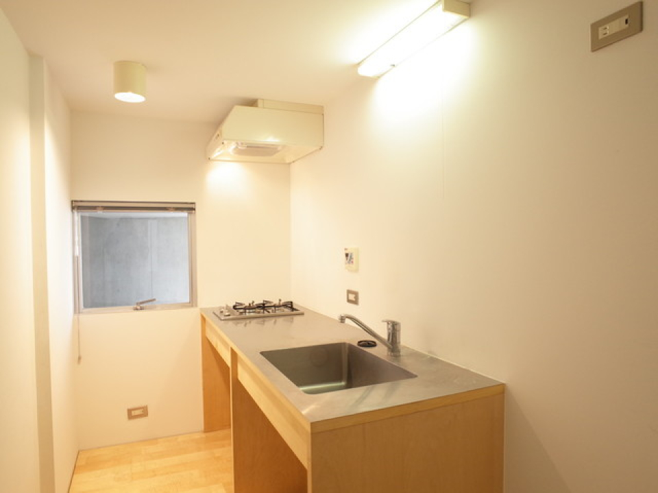 こちらがキッチン！ワイドで使い勝手も良さそうです。