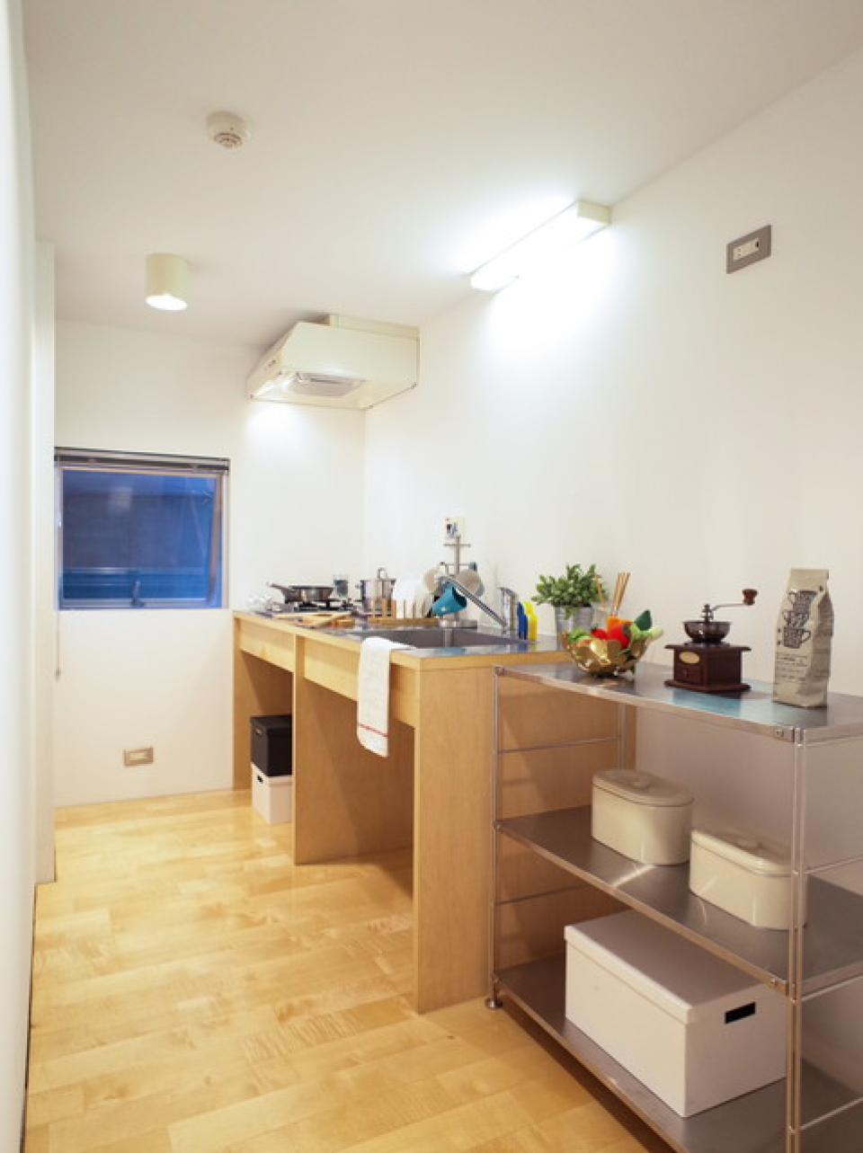 こんな風に隣にラックを足してストック類を並べても◎