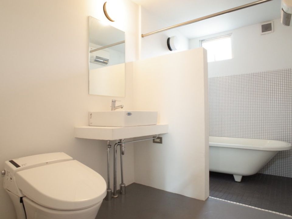 水回りはちょっと海外仕様で、非日常を感じます。