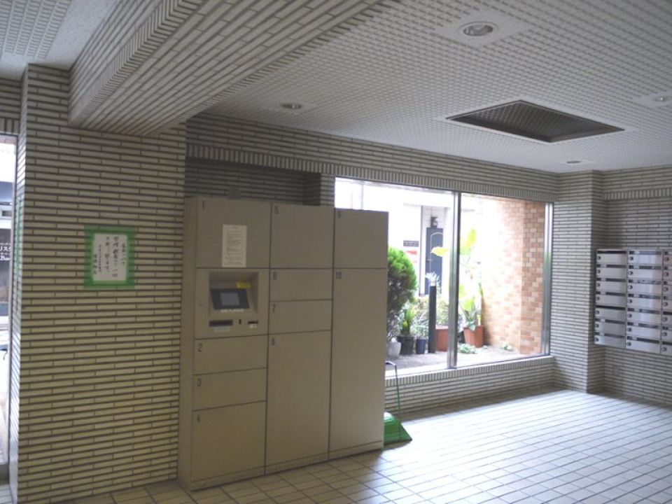 同じ場所に宅配ボックスもあります！