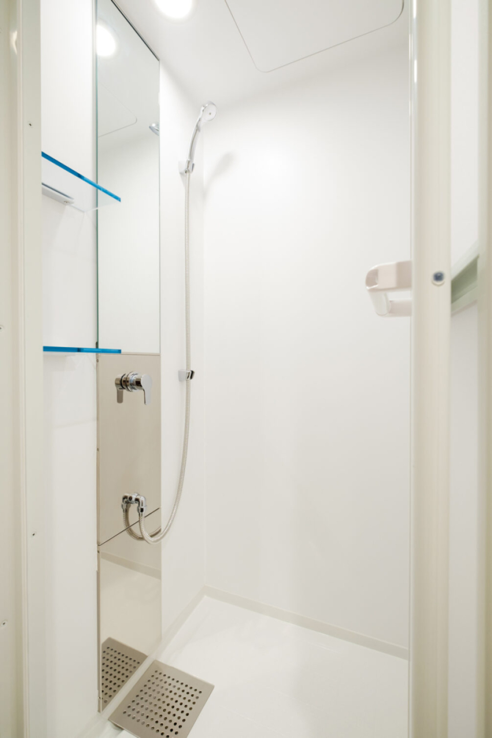 シャワーのみなので、使わないバスタブのお掃除を気にする必要もありません◎