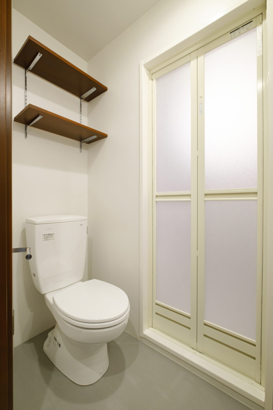 トイレは洗面脱衣所と同室です。