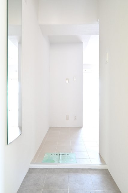 玄関からお部屋が丸見えにならなくて嬉しい。