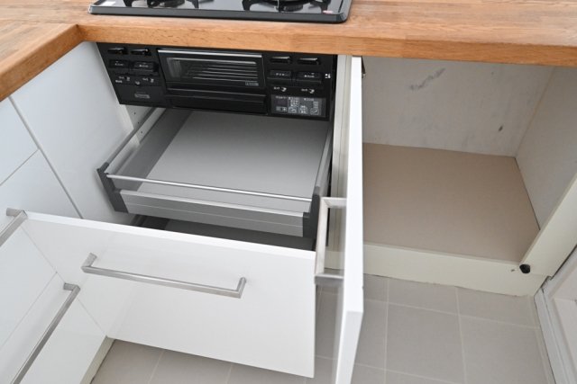 収納もたくさん！フライパンやお鍋も色々入りそう。