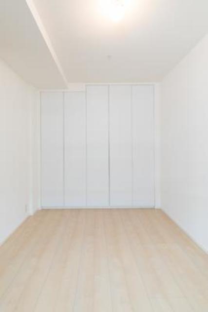 奥にはワイドな収納があります！※写真は同タイプ住戸です。