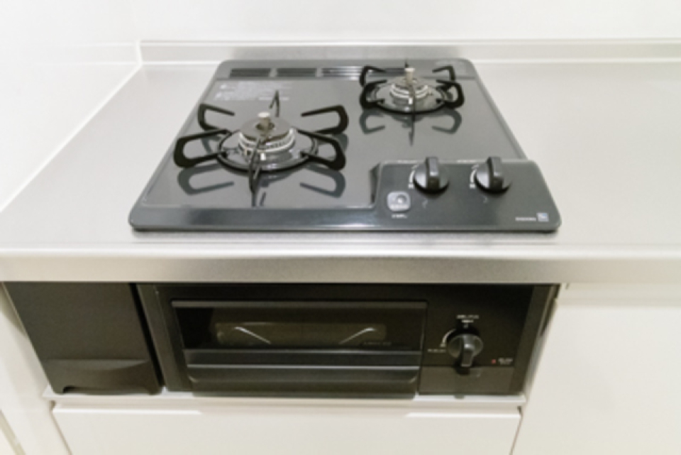 並行調理もできちゃう二口コンロです。※写真は同タイプ住戸です。