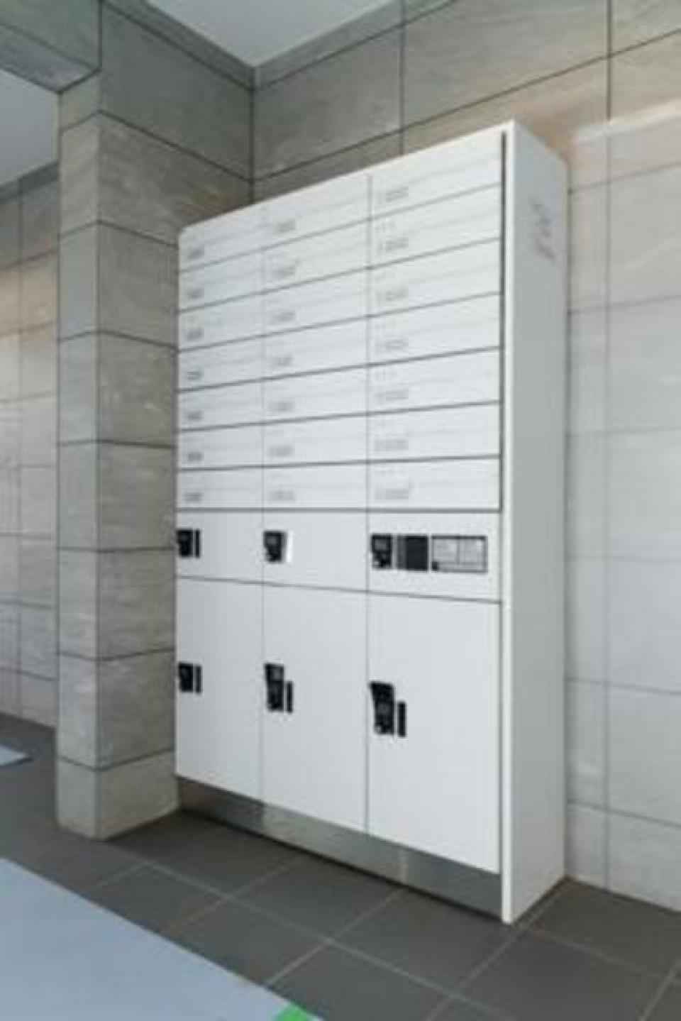 宅配ボックスも真っ白です！