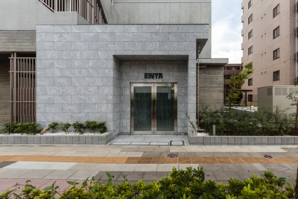 通りがかった人も思わず振り向いてしまいそうな素敵な建物。