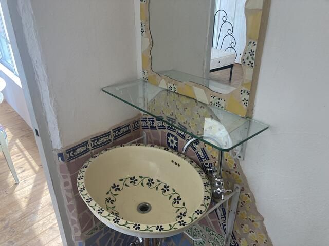 洗面ボウルだけでなく、水洗の形まで可愛い&hellip;！身支度中の気分も上がりそう。