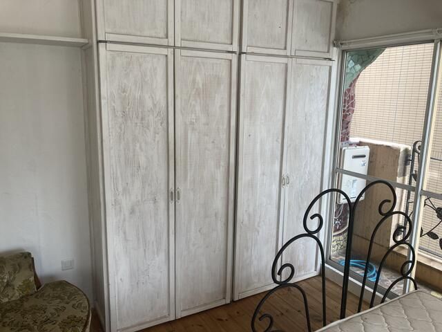 真っ白ではなく、ちょっと褪せたような色味がお部屋にマッチしています。