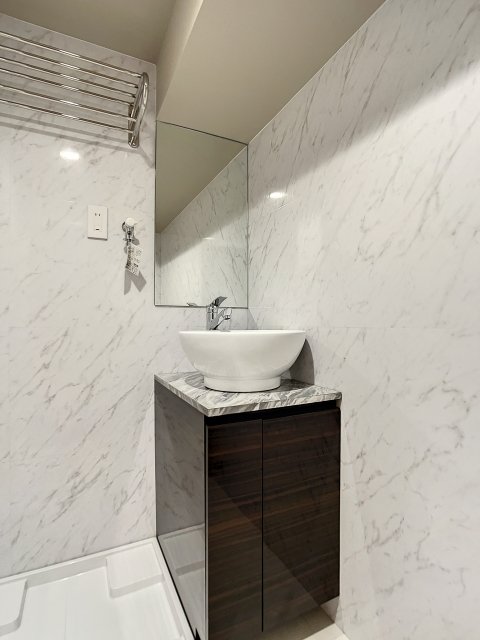 パウダールームも高級感のある空間&hellip;！