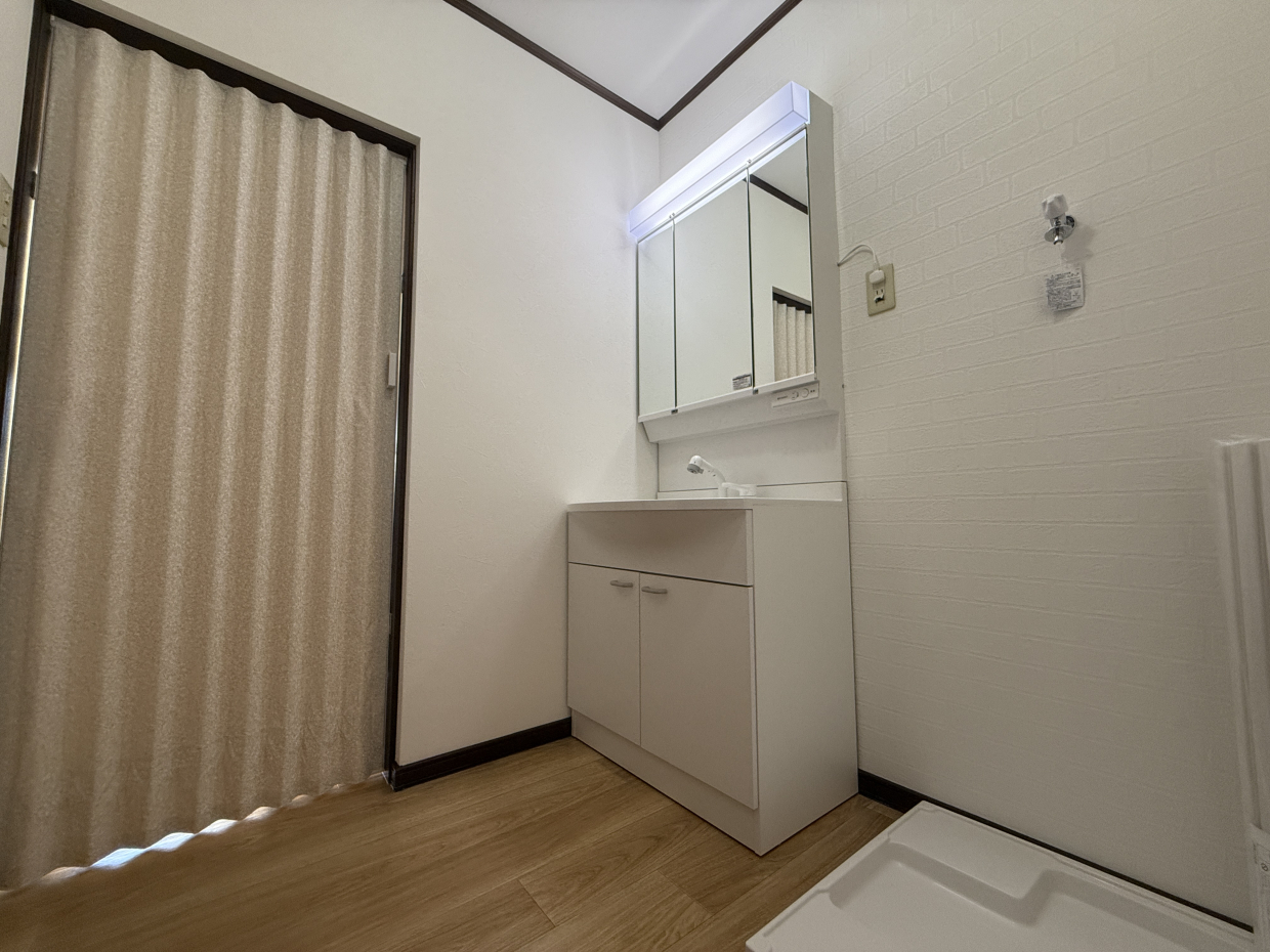 アコーディオンカーテンが賛否両論ありそう&hellip;。