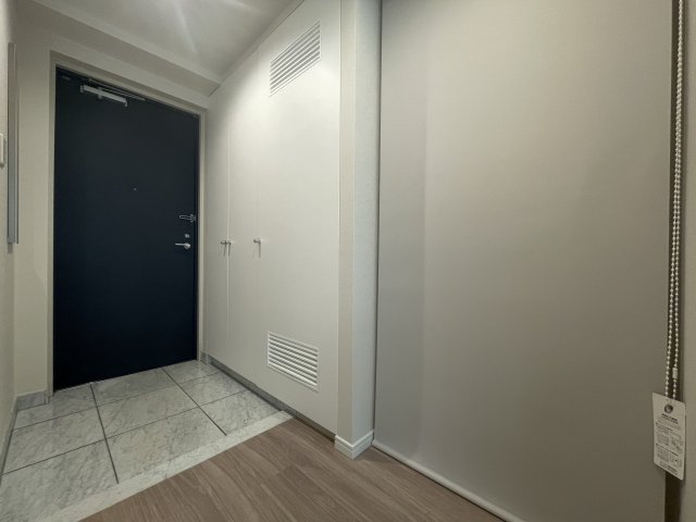 ロールスクリーンで目隠しも可能！