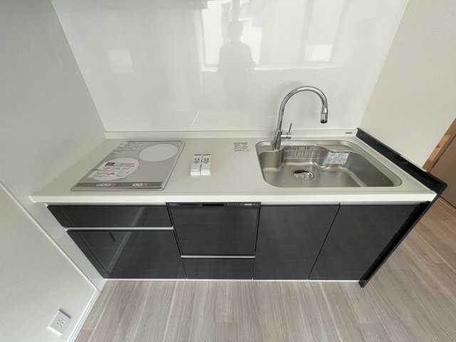 キッチンは収納力あり＆二口でお料理しやすそうです。