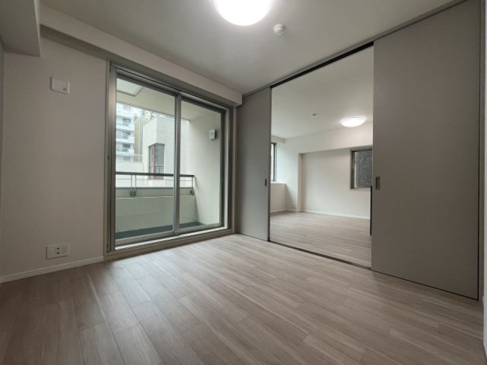 お隣の寝室側にベランダがありました。