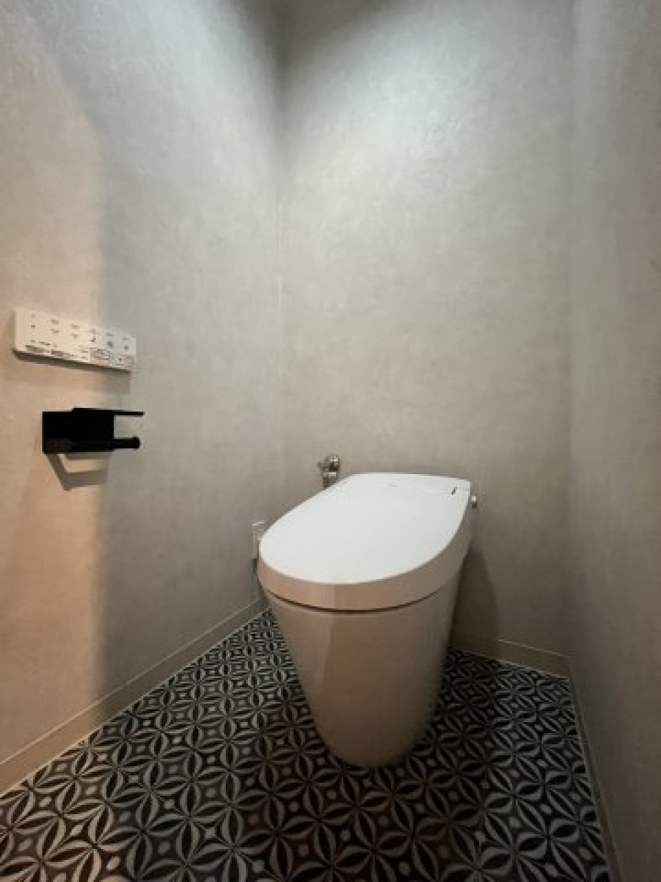 トイレは玄関側にありました。※写真は同タイプ別部屋です