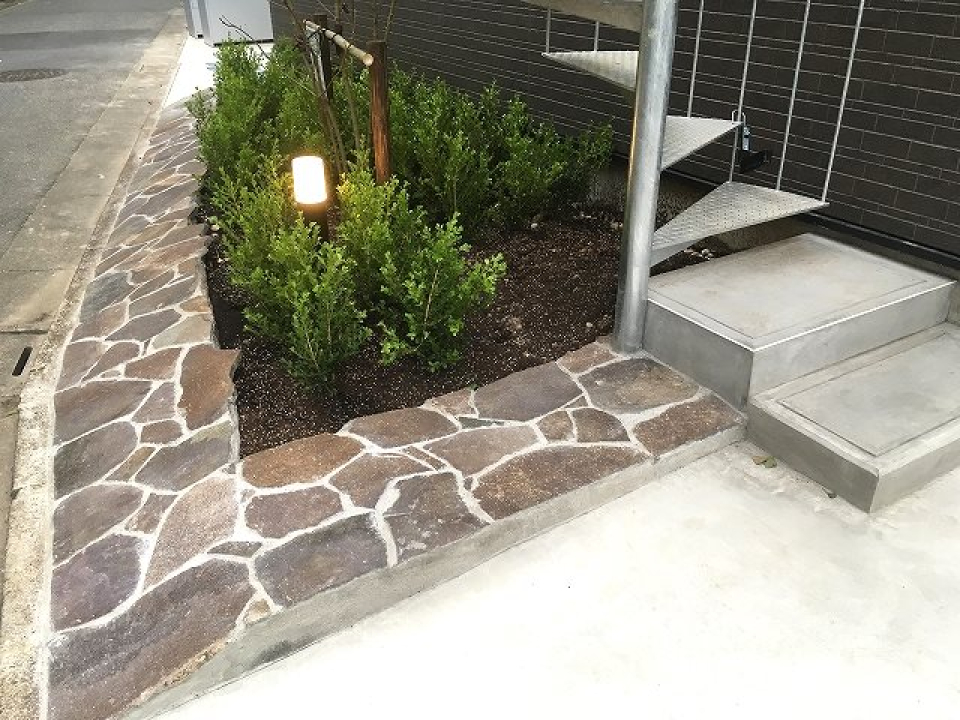 花壇のデザインも素敵です。