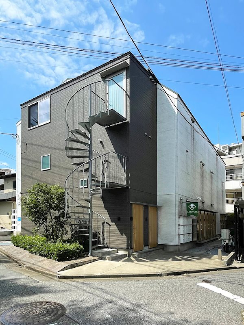 螺旋階段が印象的な建物！