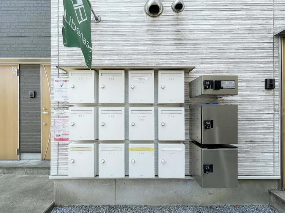 きちんと整列したポスト＆宅配ボックス！可愛い配置。