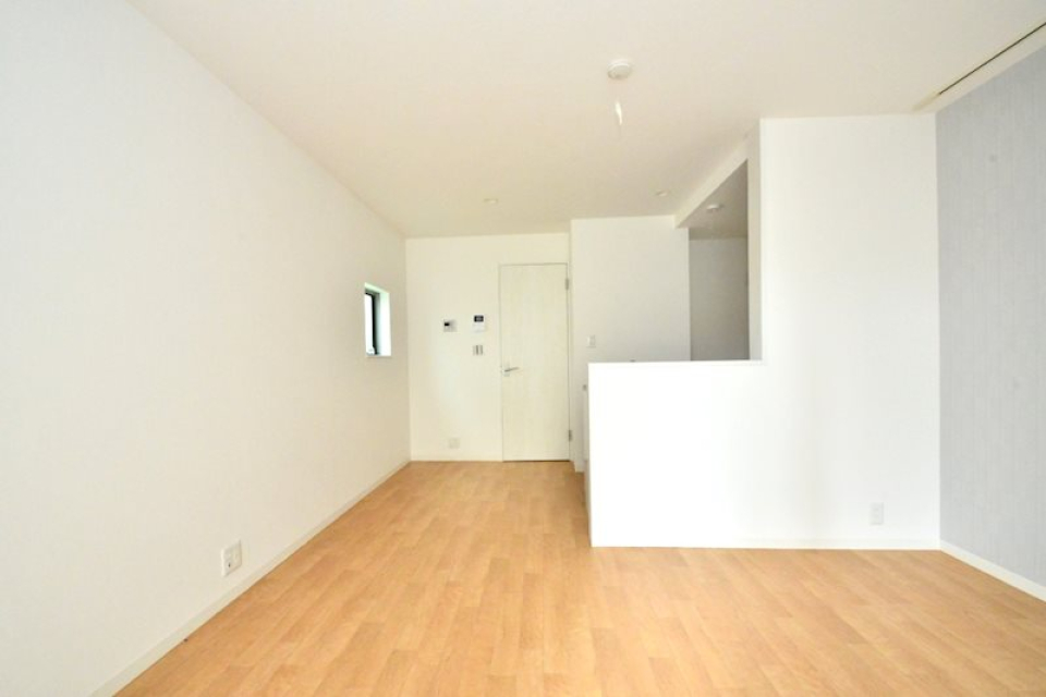 キッチンが丸見えにならずに、生活感をうまく隠してくれます。