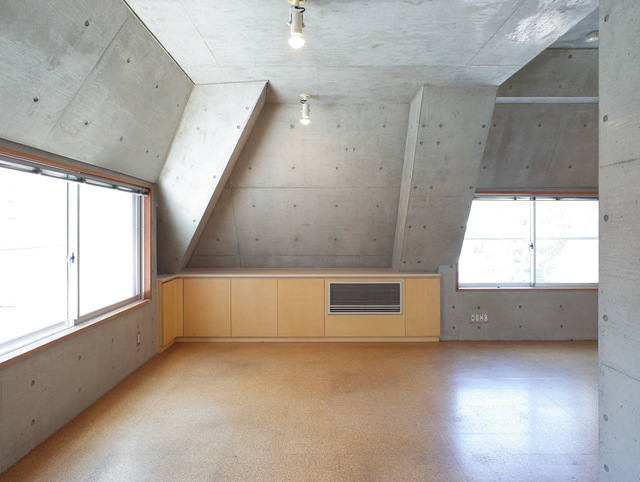 棚の上にもちょっとしたものを飾ったりできそう。