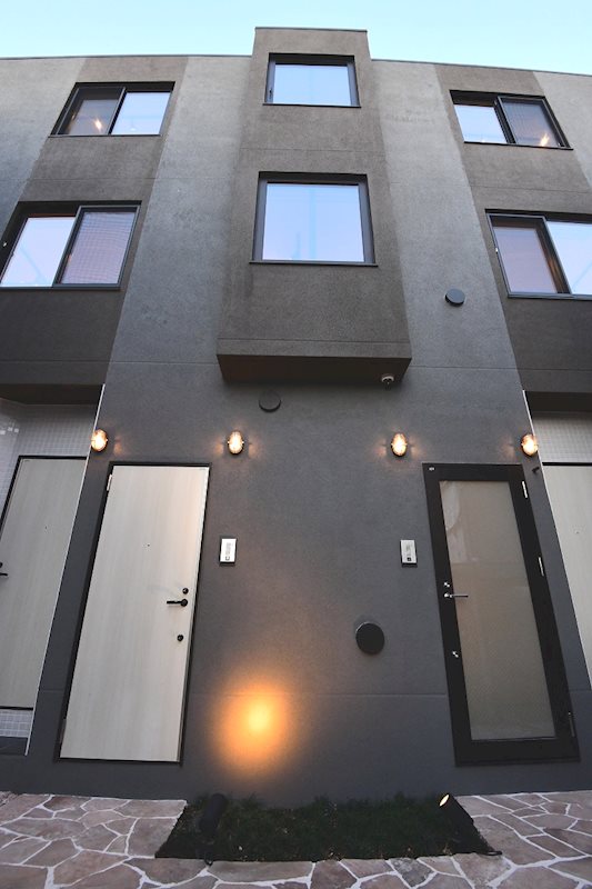 黒い外観がスタイリッシュです。