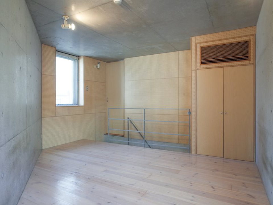 ここにベッドを置くとちょうど良さそう。