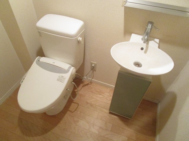 トイレと洗面脱衣所は同室です。
