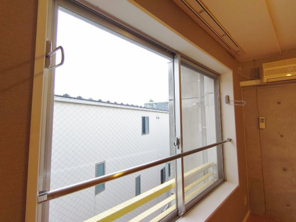 洗濯物を干す際はこちらに。