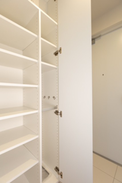 靴の収納もたっぷり。※写真は同タイプ住戸です。