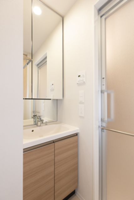 パウダールームもナチュラルで素敵。※写真は同タイプ住戸です。