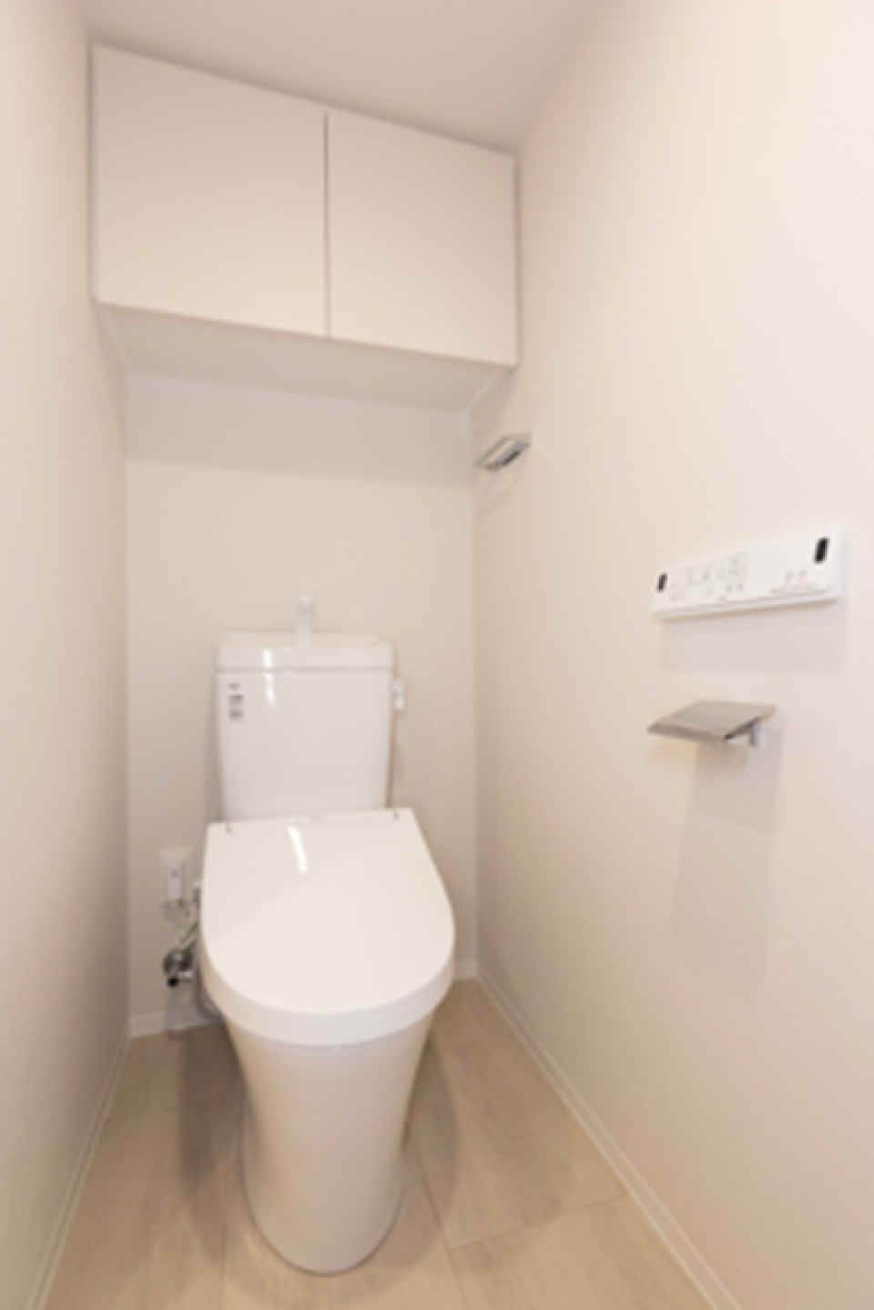 トイレと洗面は同室ですが、洗面台とは反対の壁際にあります。※写真は同タイプ住戸です。