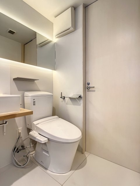 トイレは同室です。