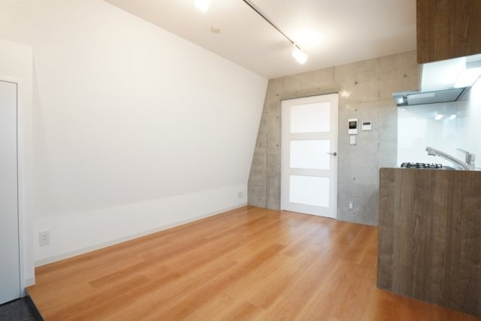 広々としたLDK。大きめのテーブルをどーんと置いても素敵です。