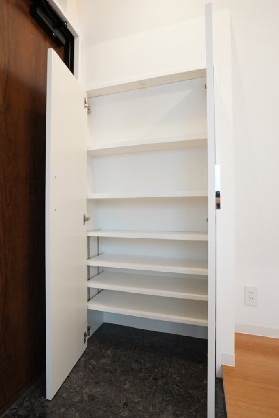 靴はたっぷりこちらに入ります。