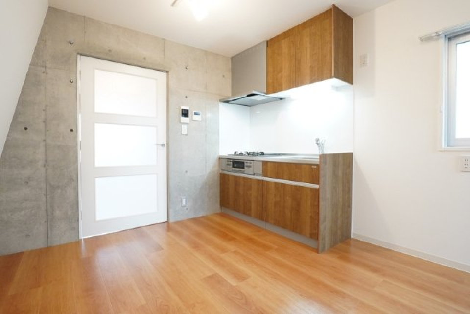 コンクリ×濃いブラウンの空間！