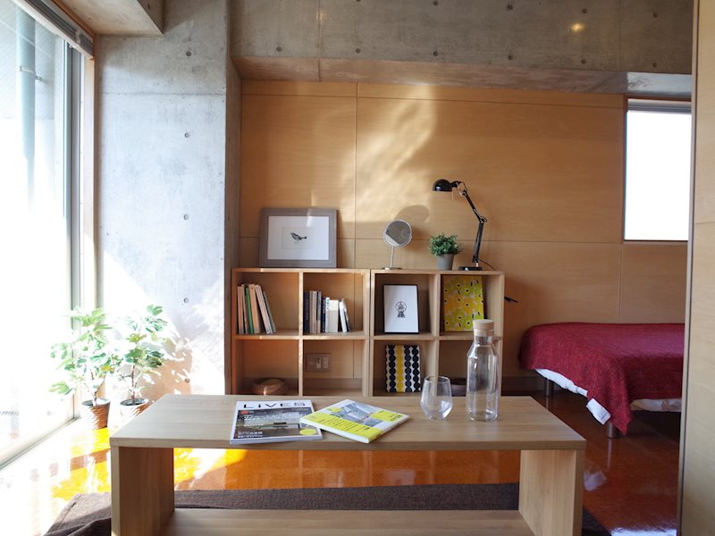 コンクリ&times;木のコントラストが素敵！