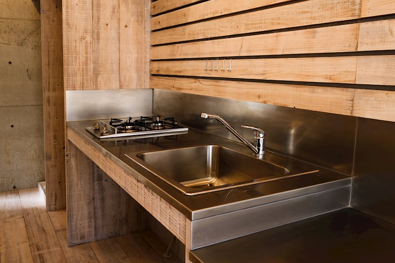 キッチンもこのかっこよさ&hellip;！お家だけど、キャンプ飯とか似合いそう。