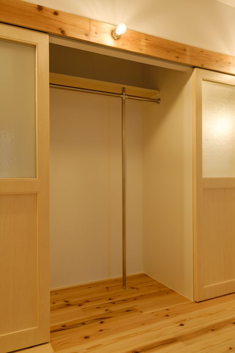 ワイドなクローゼットでした！