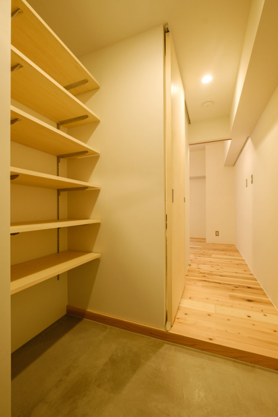 玄関にも大容量の収納がありました。