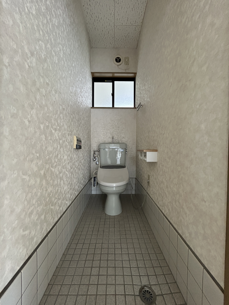 ウォシュレット付きトイレ。