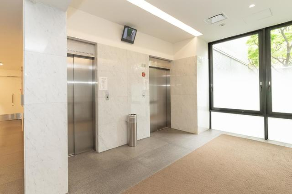 エレベーターはしっかり2台。