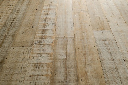 ぜひ近くでじっくり見てください、この素材感。