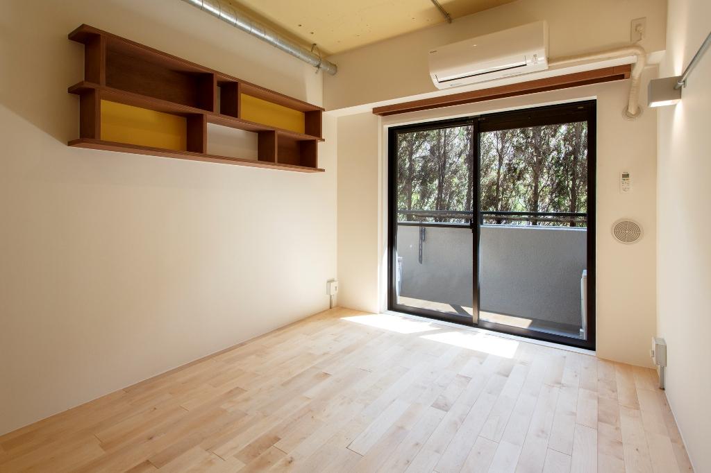 窓からの陽だまりもたまらない&hellip;！