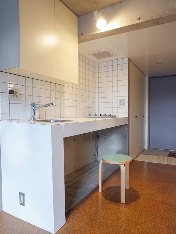 椅子を置いて、カウンターとして食事したりできそう。