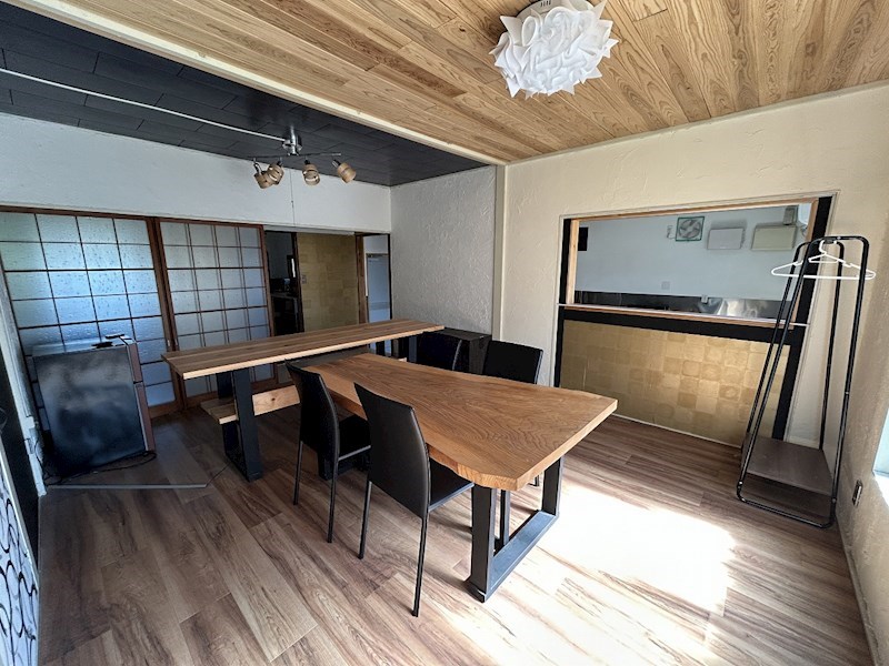 備え付けの机で、生活を想像しやすい！