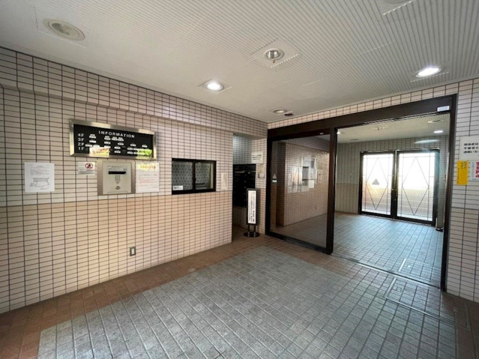 しっかりオートロック付き。
