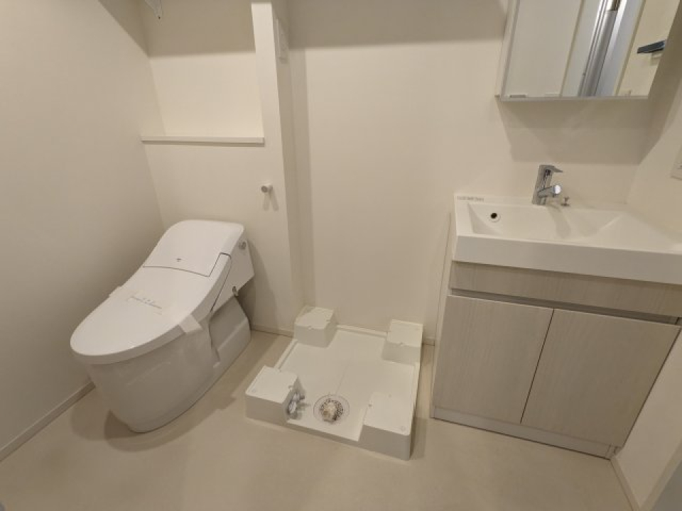 こちらも優しい色合いのパウダールーム。