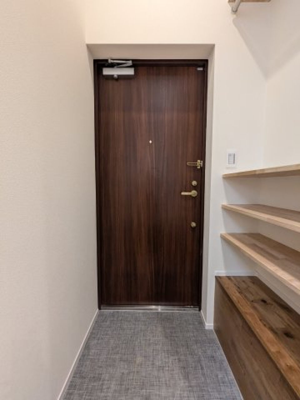 玄関もナチュラルテイスト。帰ってくるたびにほっと癒されます。